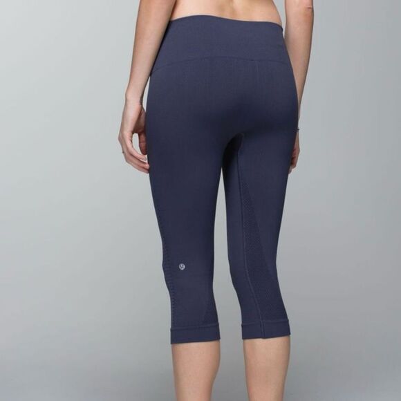lululemon athletica Pants - Lululemon flow and go crop 19” seamless leggings blue size 4/6